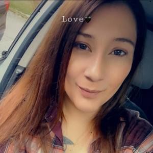 Meet your Posher, Leanna